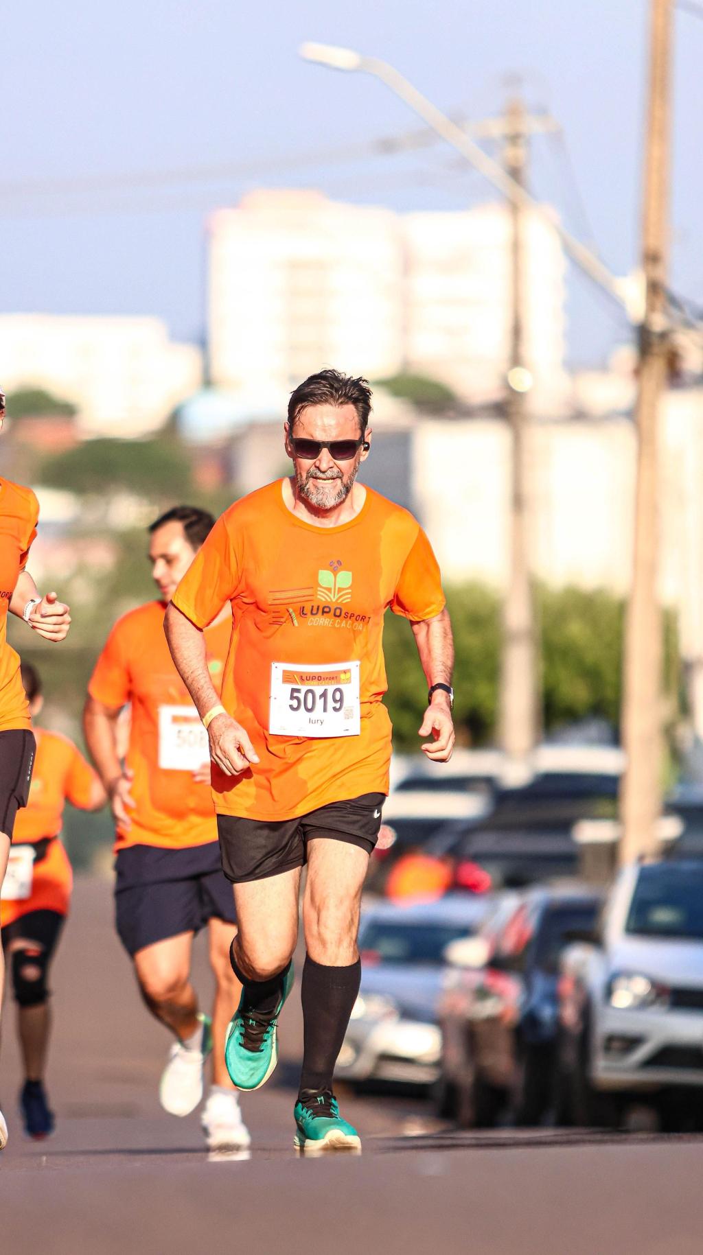 Vincit qui Patitur: Quem Suporta Vence?